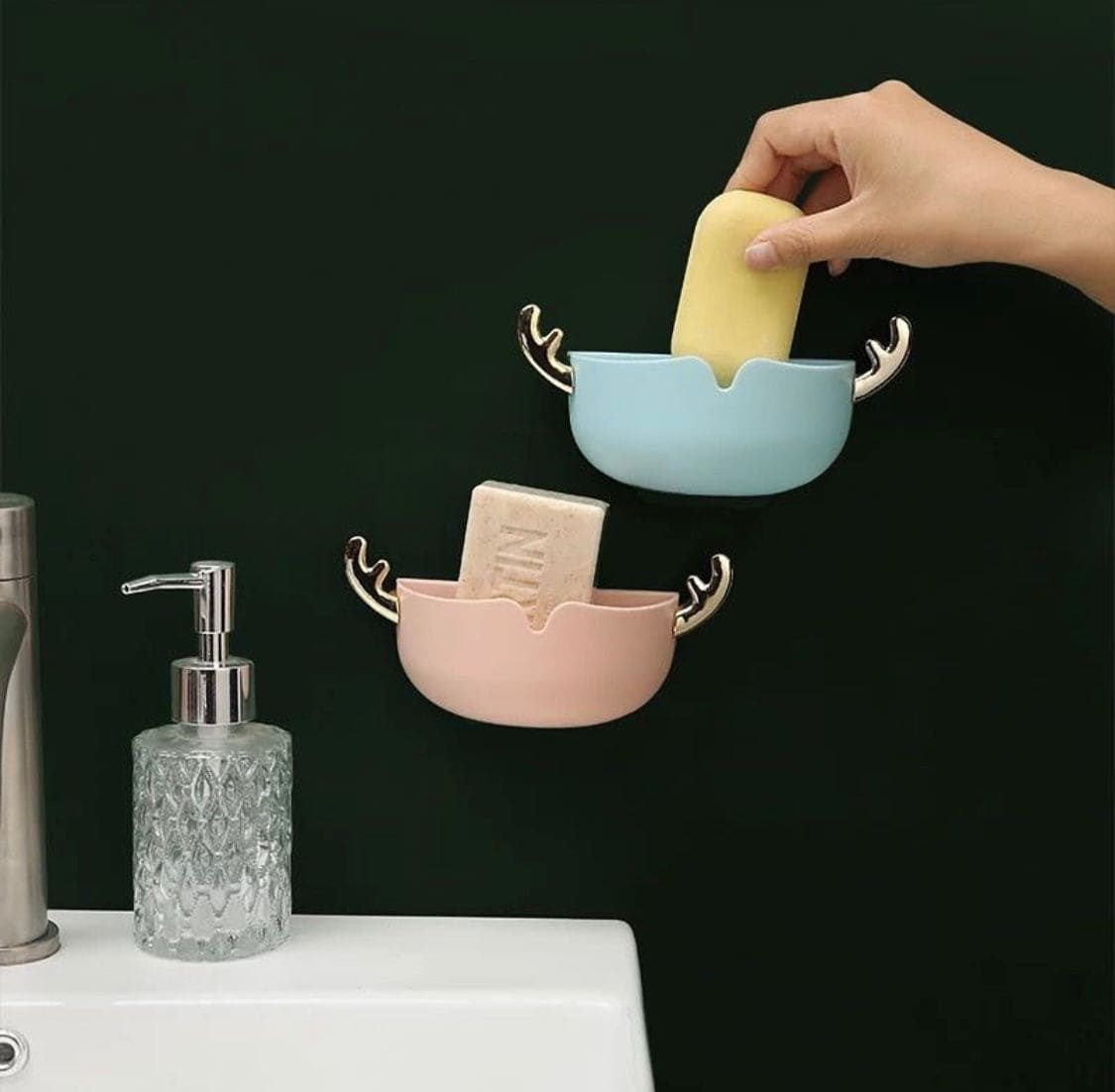 Antlers Shaped Soap Holder, Wall Mounted ABS Non-sticky Soap Holder, Simple Drain Soap Free Punch Storage Rack Antlers Shaped Soap Holder, Wall Mounted ABS Non-sticky Soap Holder, Simple Drain Soap Free Punch Storage Rack